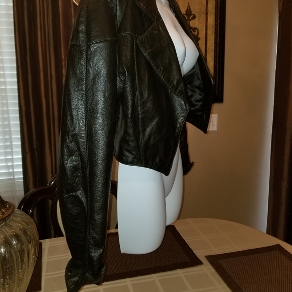 Leather jacket - Picture 9 of 11